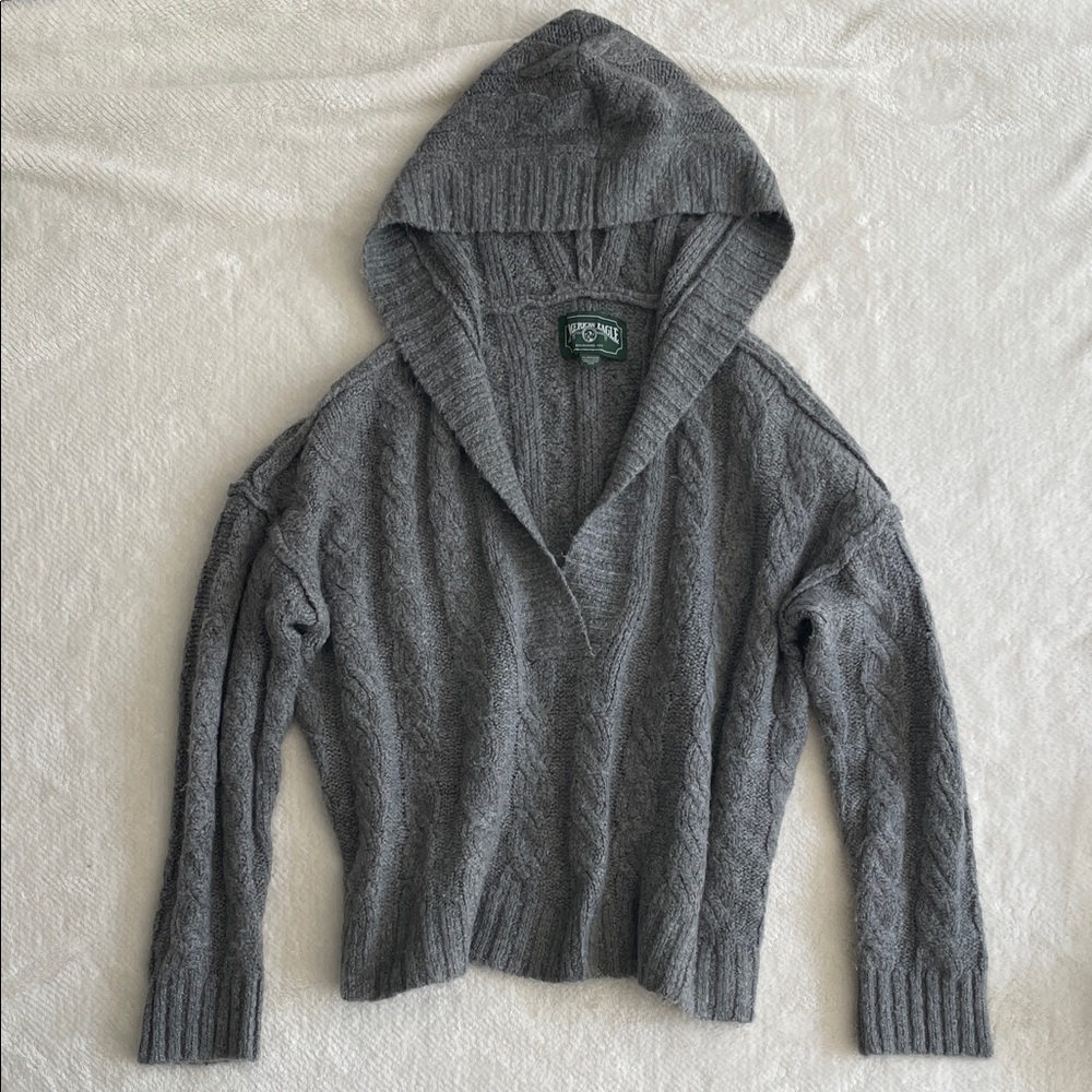American Eagle Sweater
